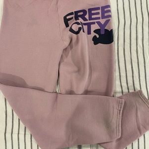 Freecity sweatpants -pink with purple